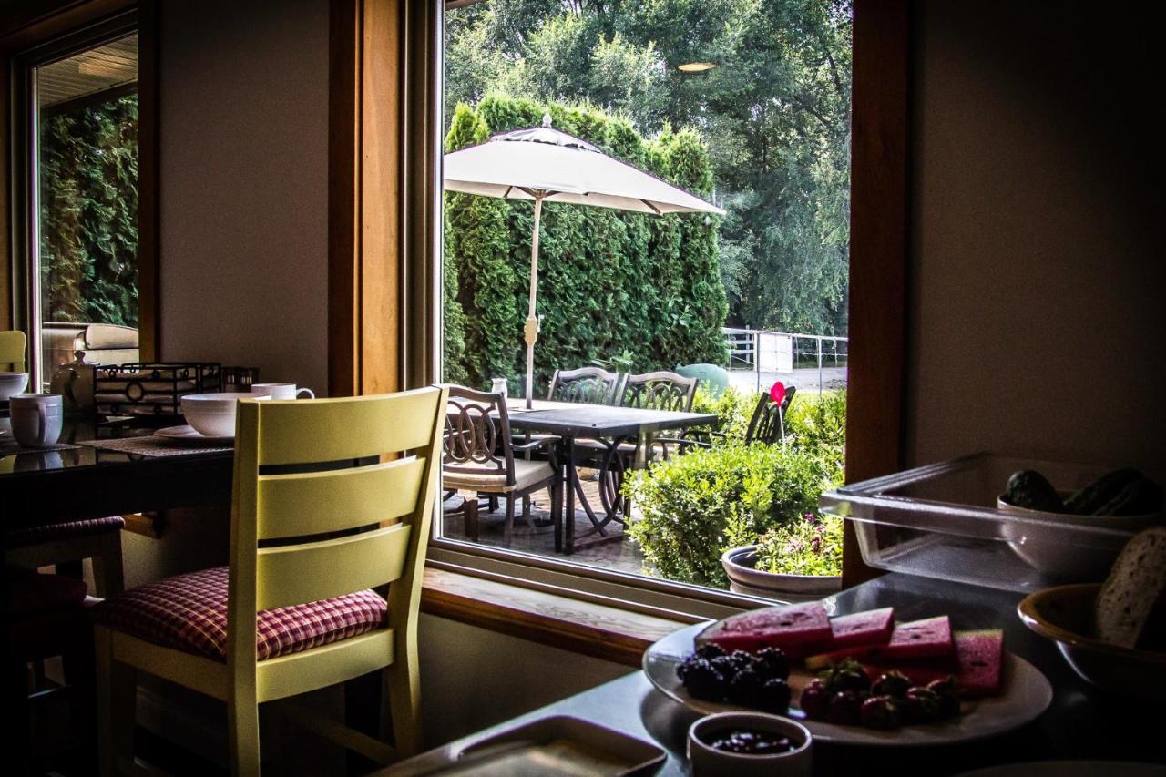 All Seasons Bed & Breakfast Kelowna Exterior foto