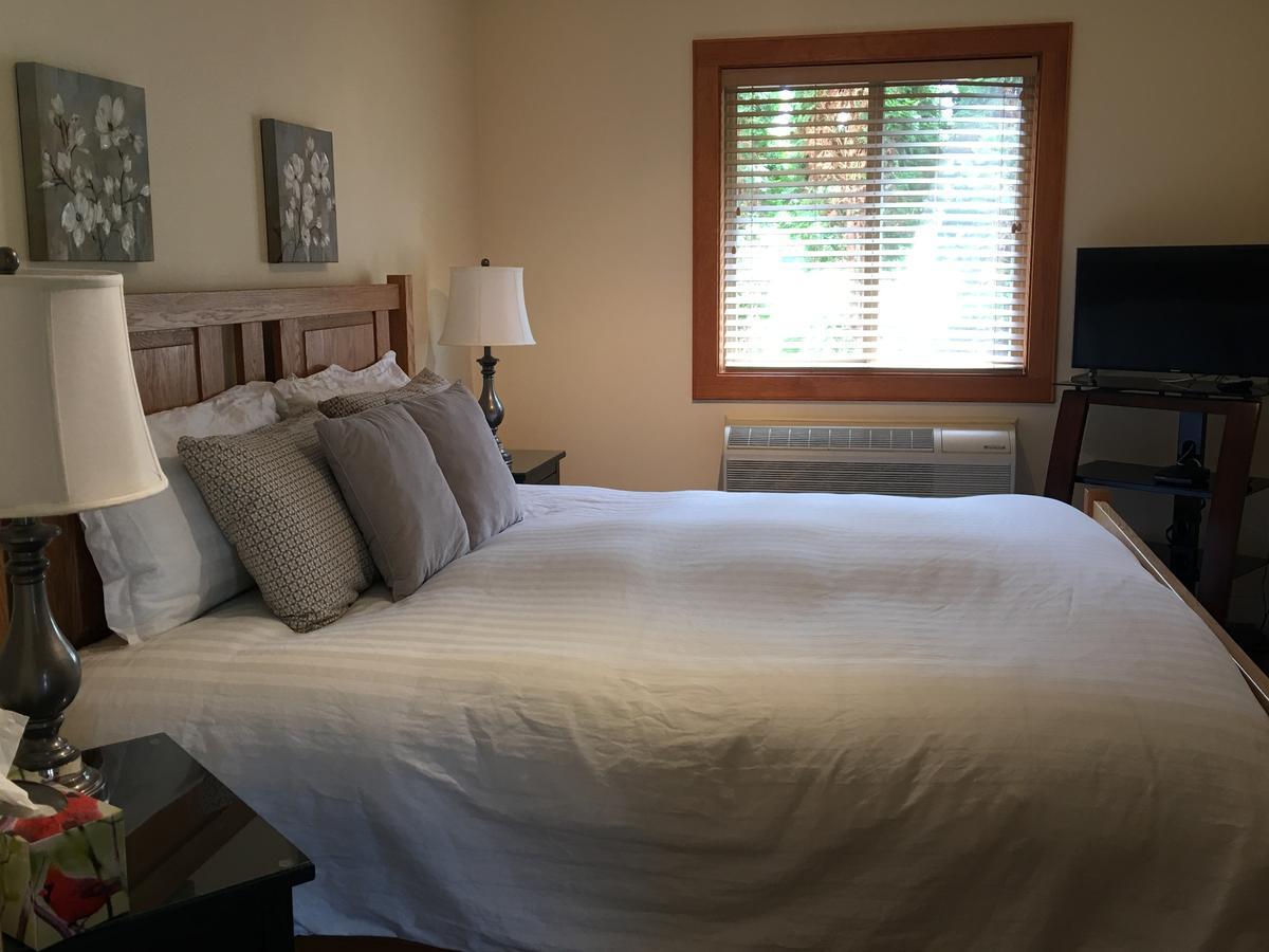 All Seasons Bed & Breakfast Kelowna Exterior foto